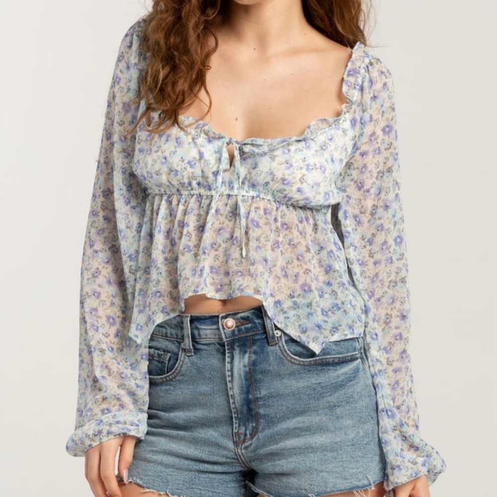 Full Tilt | Blue & White Ditsy Floral Ruffle Top  Size M  NWT